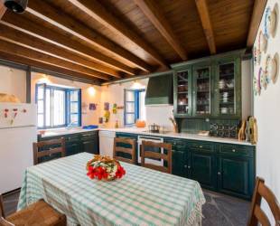 Litsa holiday home
